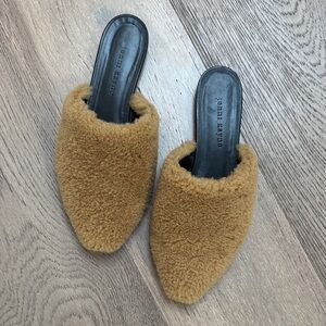 Jenni Kayne Sherpa mule - size 39